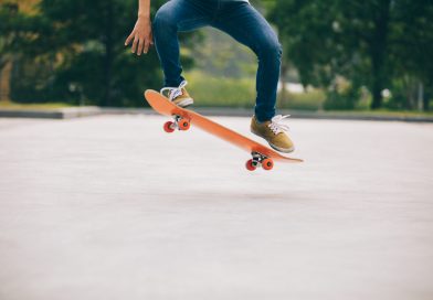 skater faisant un ollie (saut)